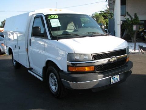 2005 Chevrolet Express 3500 Cutaway Utility Van Data, Info and Specs
