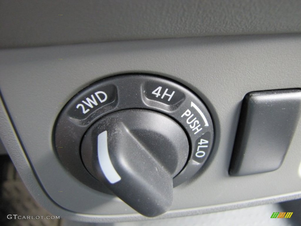 2009 Nissan Frontier SE Crew Cab 4x4 Controls Photo #51706048