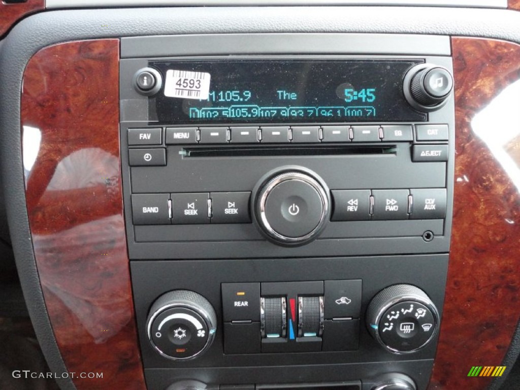2011 Chevrolet Suburban LS 4x4 Controls Photo #51706825