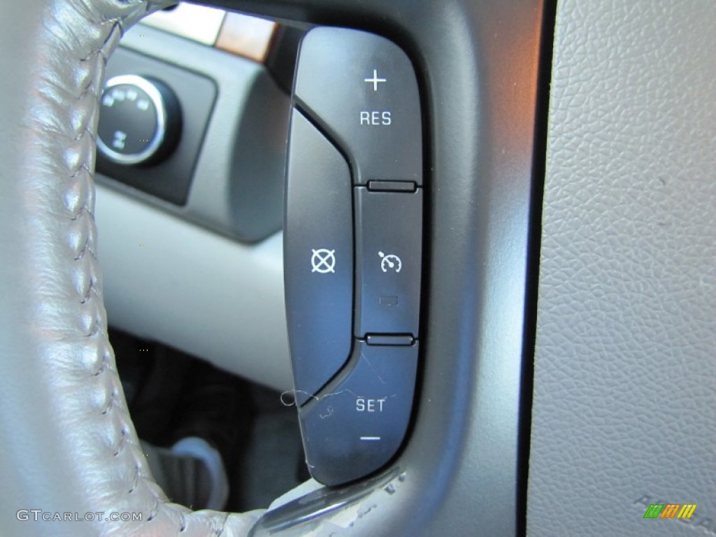 2008 Chevrolet Avalanche LT 4x4 Controls Photo #51707581