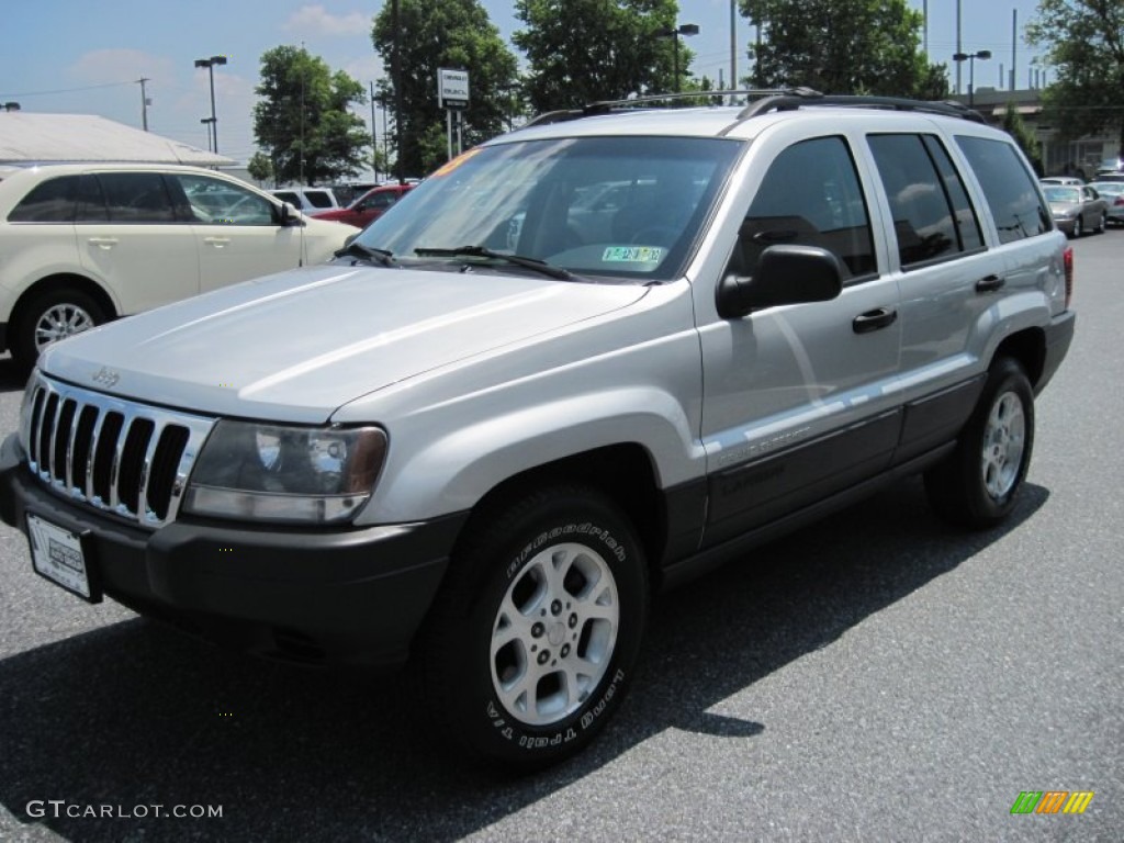 2003 Grand Cherokee Laredo 4x4 - Bright Silver Metallic / Dark Slate Gray photo #3