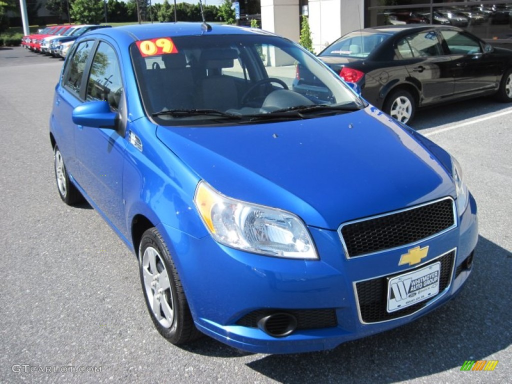 2009 Aveo Aveo5 LS - Bright Blue / Charcoal photo #2