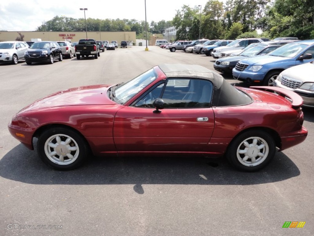 Classic Red 1992 Mazda MX-5 Miata Roadster Exterior Photo #51711691
