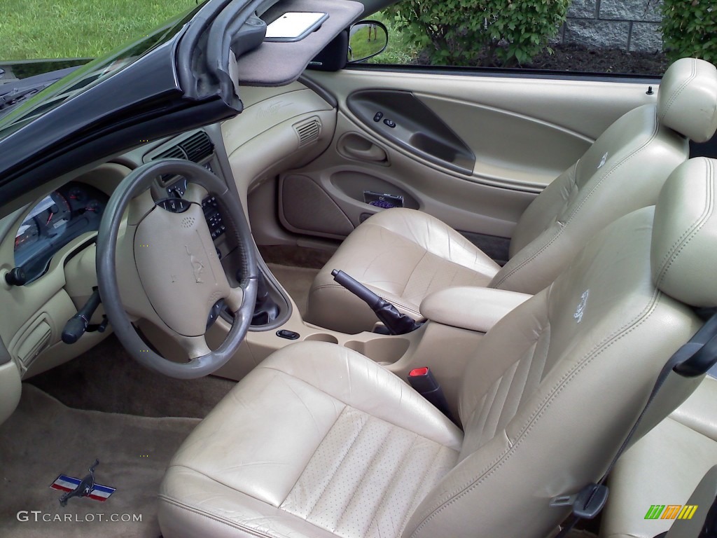 Medium Parchment Interior 2001 Ford Mustang GT Convertible Photo #51711745