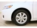 Super White - Camry LE Photo No. 22