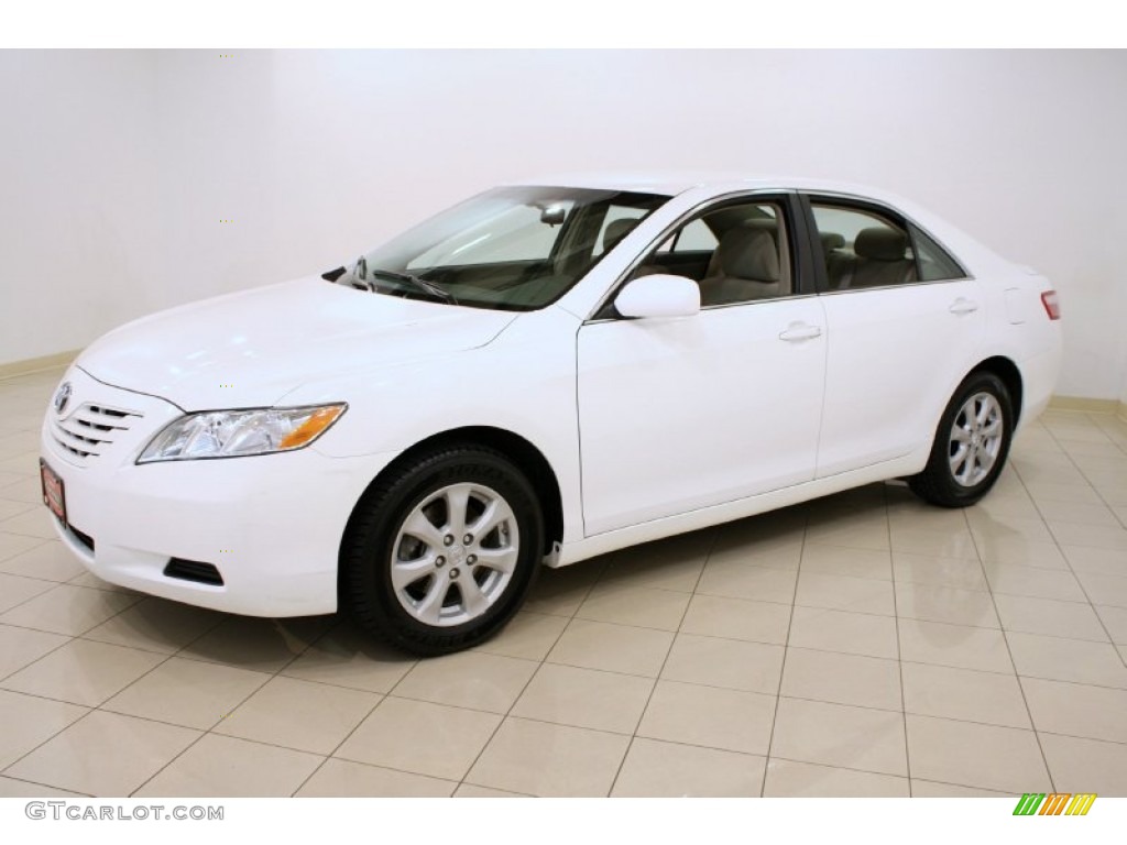 2009 Camry LE - Super White / Bisque photo #3
