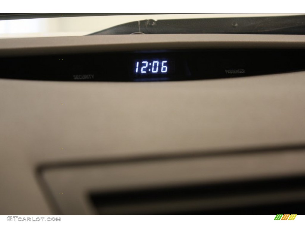 2009 Camry LE - Super White / Bisque photo #10