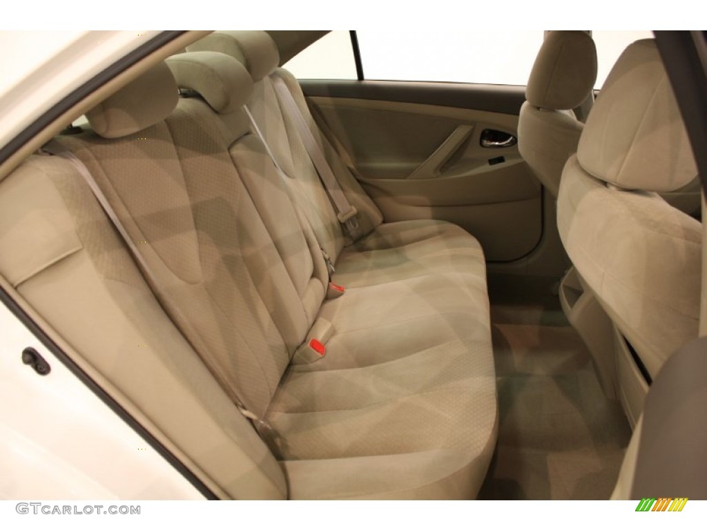 2009 Camry LE - Super White / Bisque photo #15