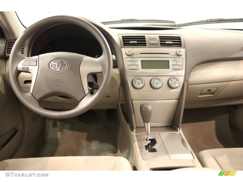 2009 Camry LE - Super White / Bisque photo #17
