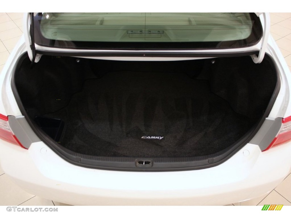 2009 Camry LE - Super White / Bisque photo #18