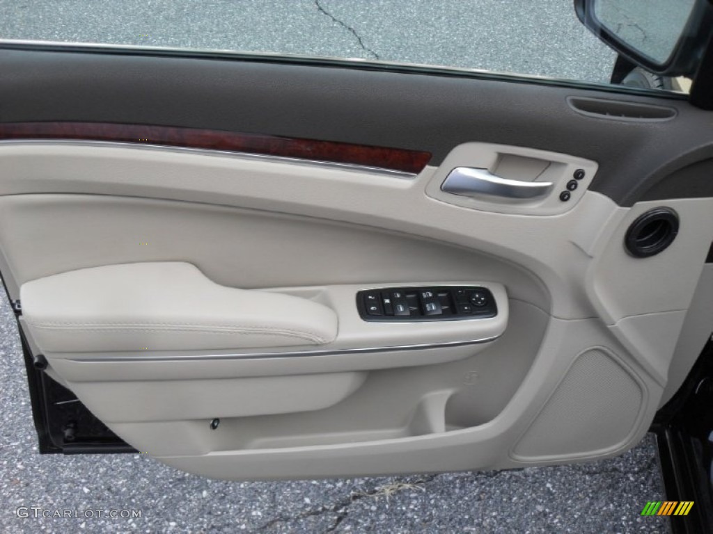 2011 Chrysler 300 C Hemi Black/Light Frost Beige Door Panel Photo #51720184
