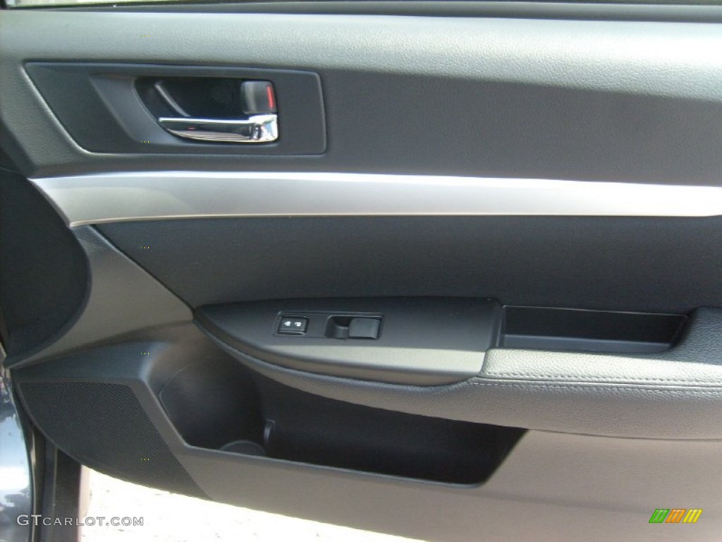 2011 Outback 2.5i Premium Wagon - Graphite Gray Metallic / Off Black photo #17