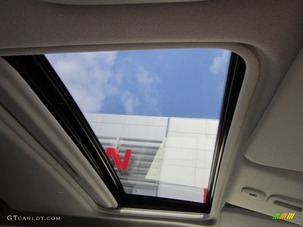 2011 Nissan Juke SL AWD Sunroof Photo #51722689