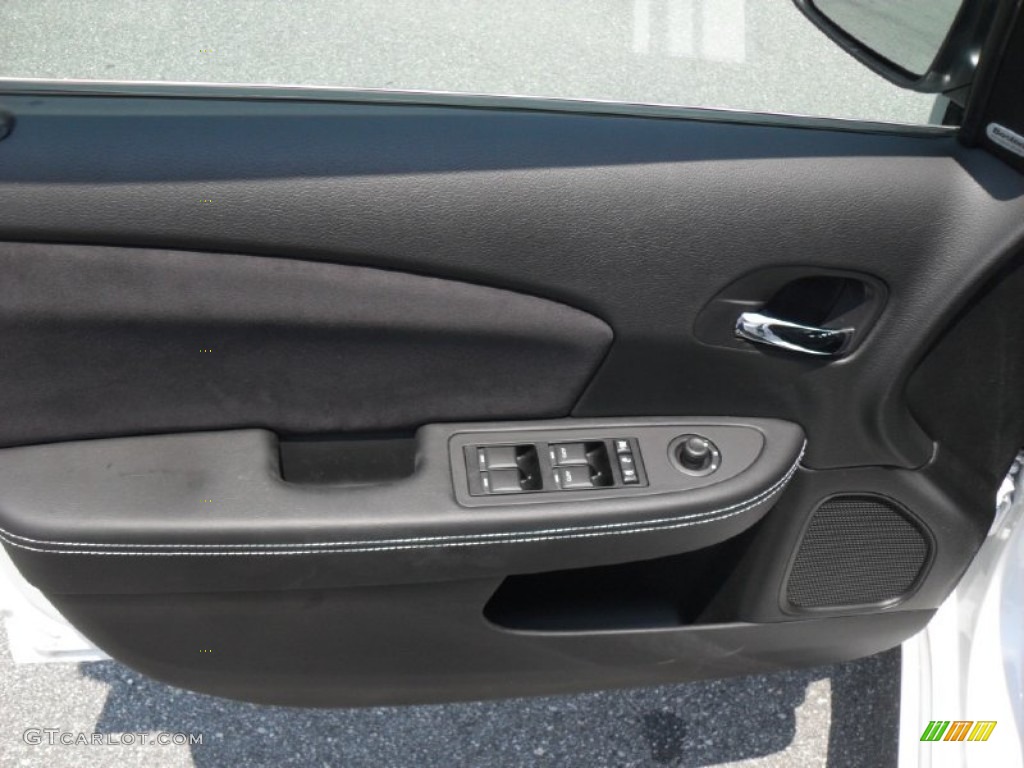 2011 Chrysler 200 S Black Door Panel Photo #51725539