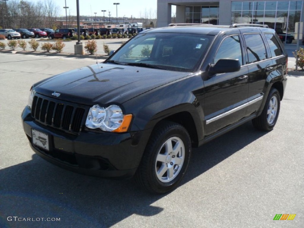 2010 Grand Cherokee Laredo 4x4 - Brilliant Black Crystal Pearl / Dark Slate Gray photo #1