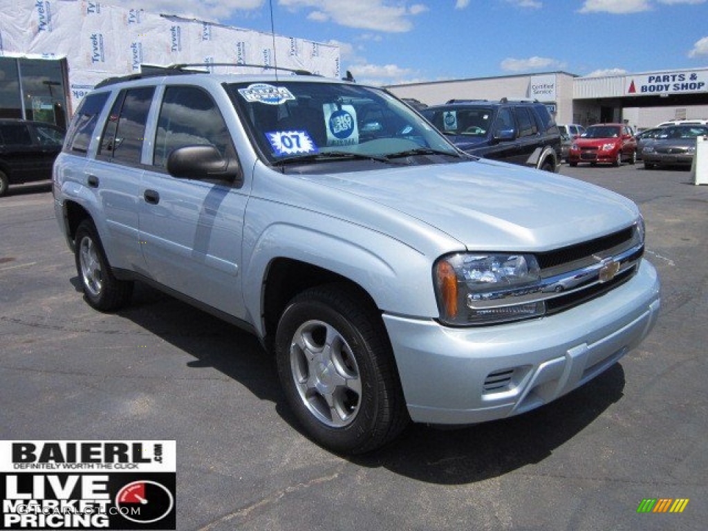 Moondust Metallic Chevrolet TrailBlazer