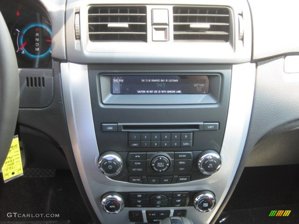 2012 Ford Fusion SE Controls Photo #51733702