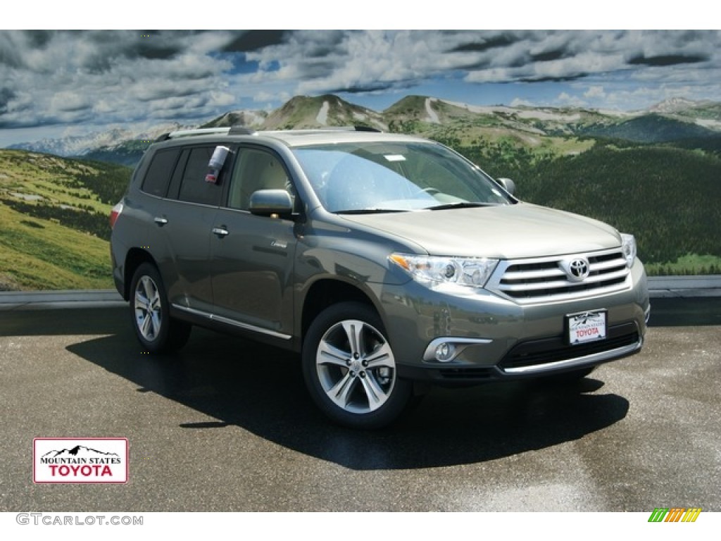 Cypress Green Pearl Toyota Highlander