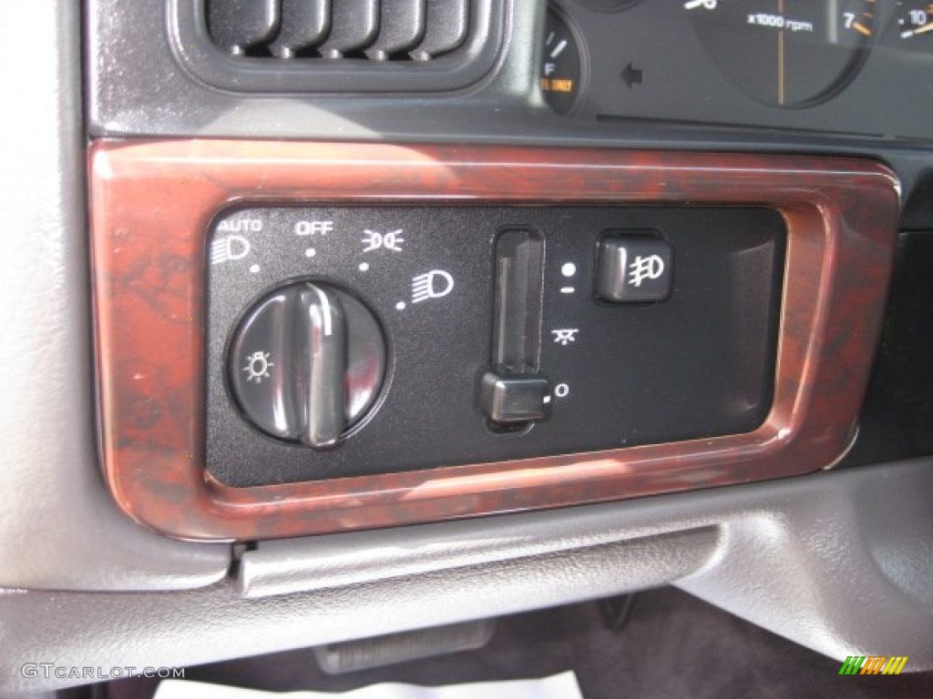 1998 Jeep Grand Cherokee TSi 4x4 Controls Photo #51736324