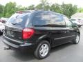 Brilliant Black Crystal Pearl - Caravan SXT Photo No. 2