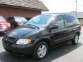 Brilliant Black Crystal Pearl - Caravan SXT Photo No. 23