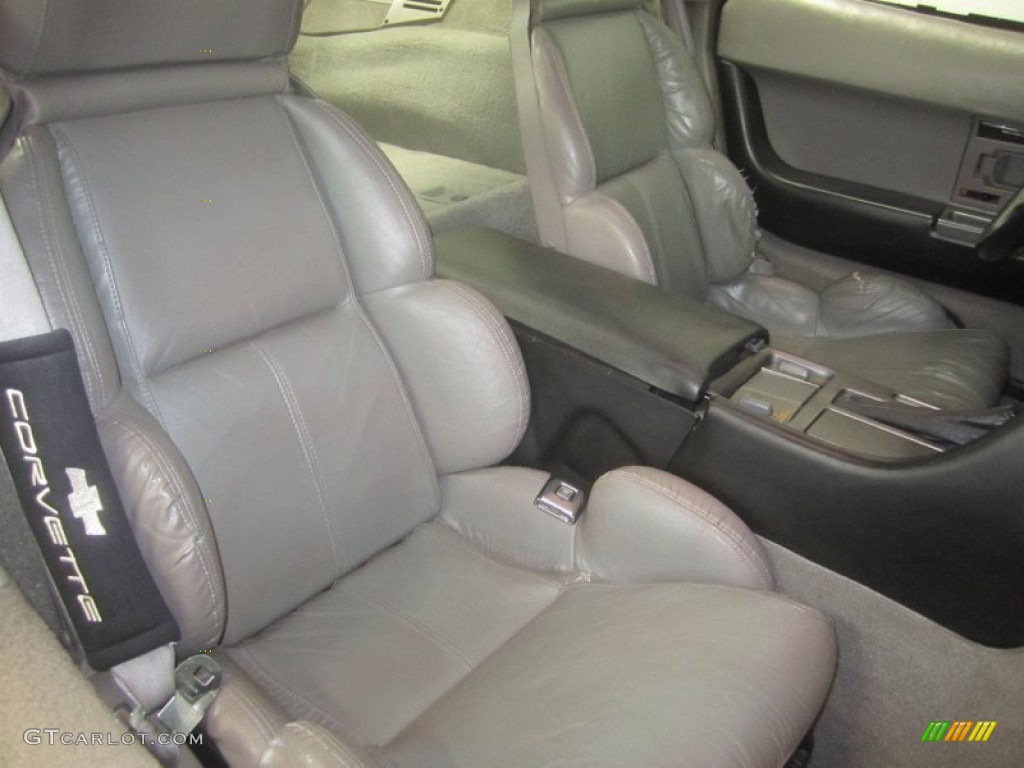 Gray Interior 1990 Chevrolet Corvette Coupe Photo #51737026