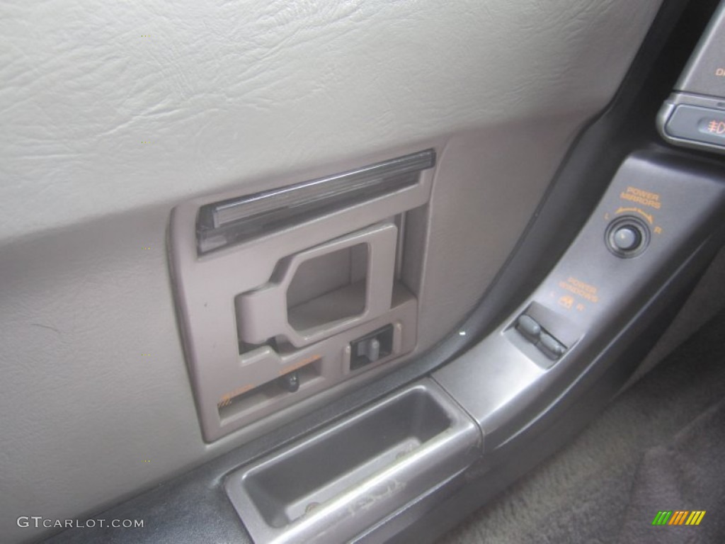 1990 Chevrolet Corvette Coupe Controls Photo #51737080