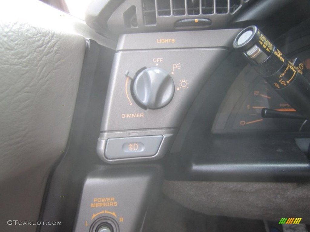 1990 Chevrolet Corvette Coupe Controls Photo #51737089