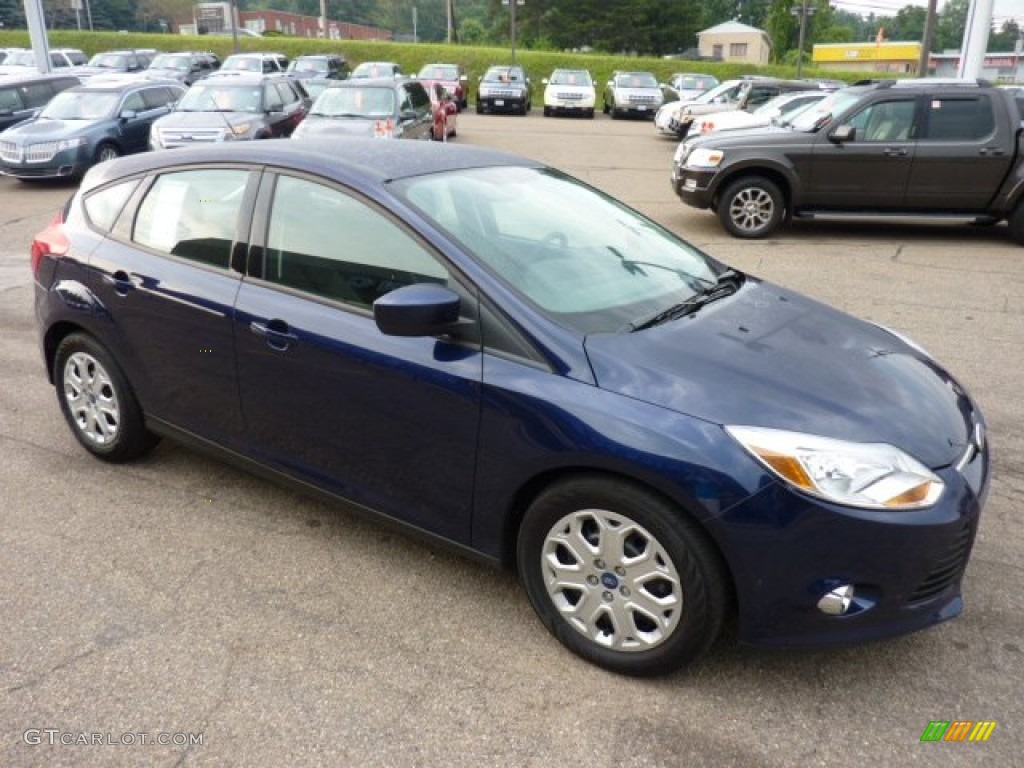 2012 Focus SE 5-Door - Kona Blue Metallic / Charcoal Black photo #6