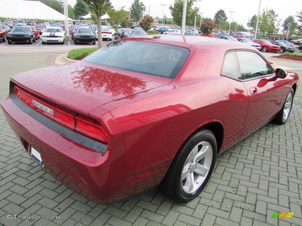 2009 Challenger SE - Inferno Red Crystal Pearl Coat / Dark Slate Gray photo #5