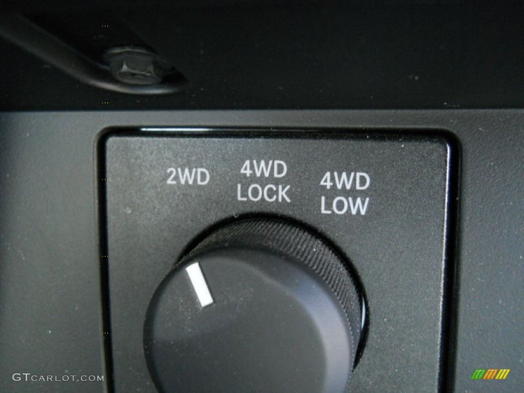 2011 Dodge Dakota Big Horn Crew Cab 4x4 Controls Photo #51739702