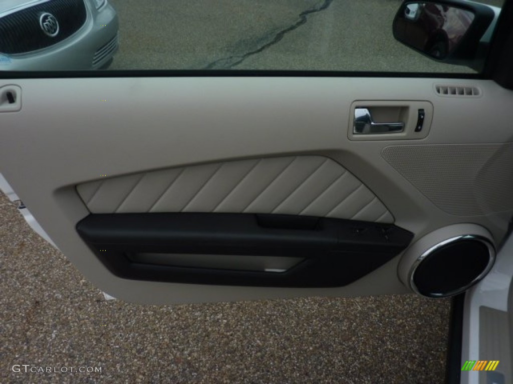 2011 Ford Mustang GT Premium Convertible Stone Door Panel Photo #51741022