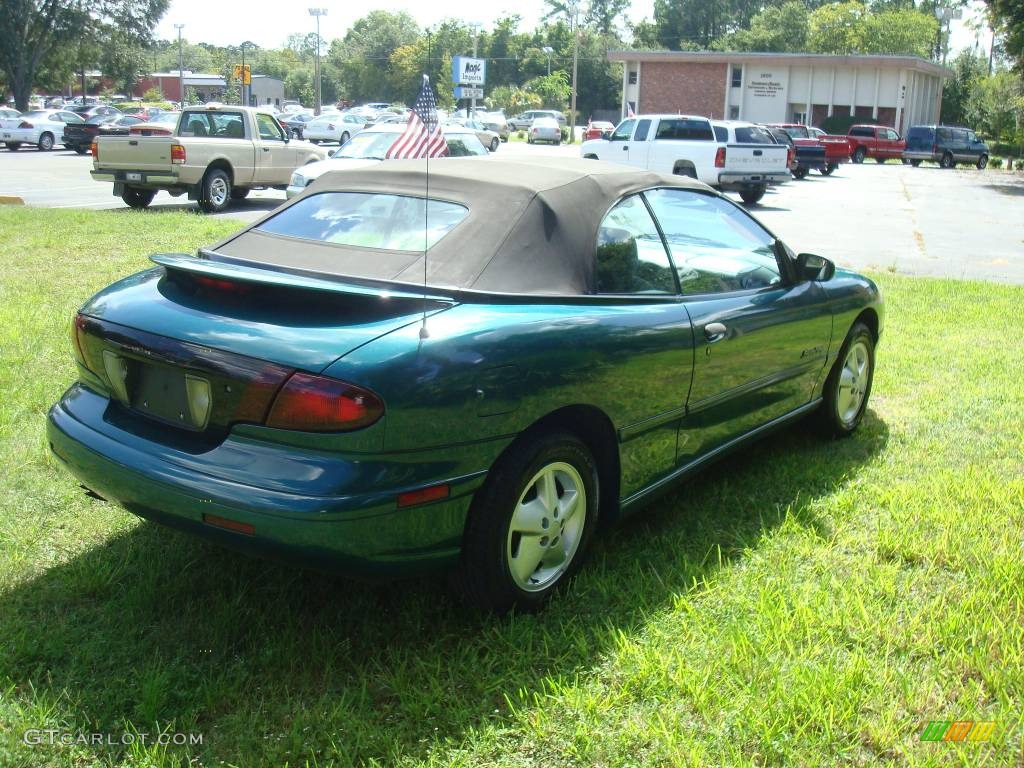 1998 Sunfire SE Convertible - Medium Sea Green Metallic / Graphite photo #6