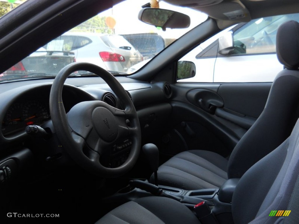 2004 Sunfire Coupe - Ultra Silver Metallic / Graphite photo #18