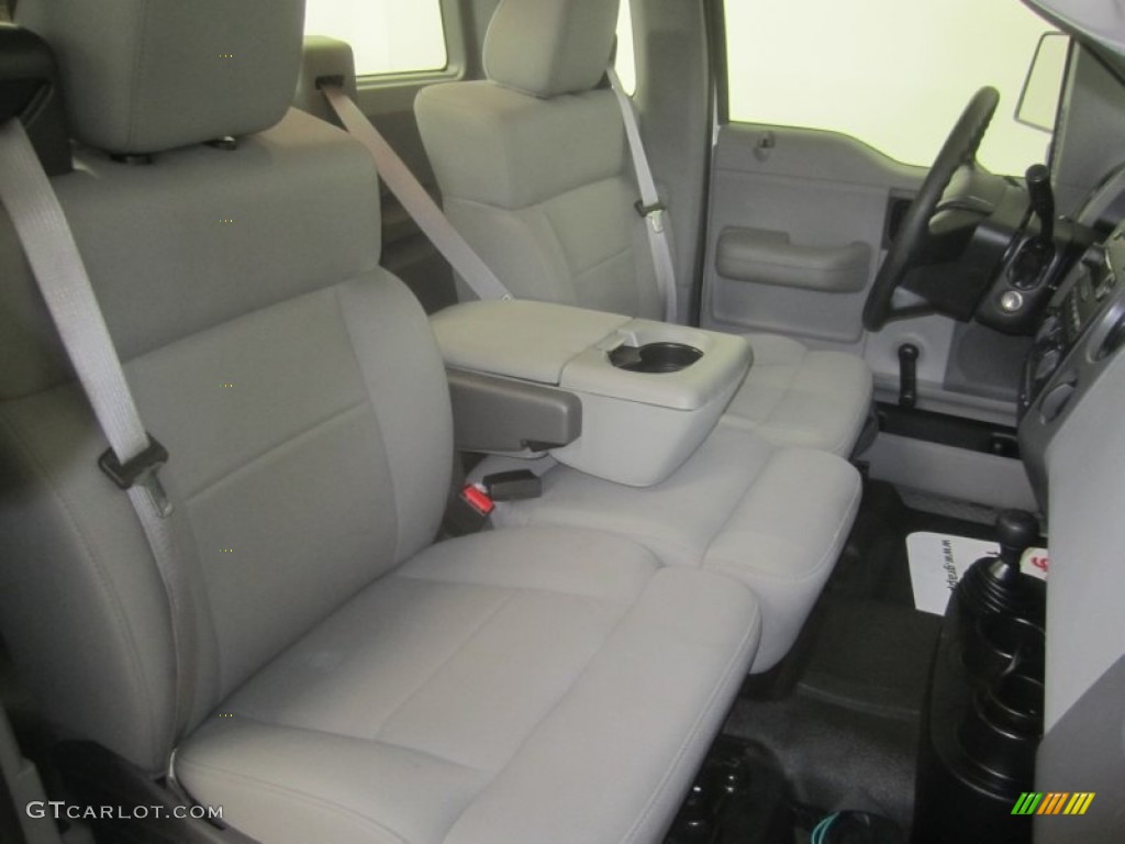 Medium Flint Interior 2006 Ford F150 STX Regular Cab 4x4 Photo #51745141