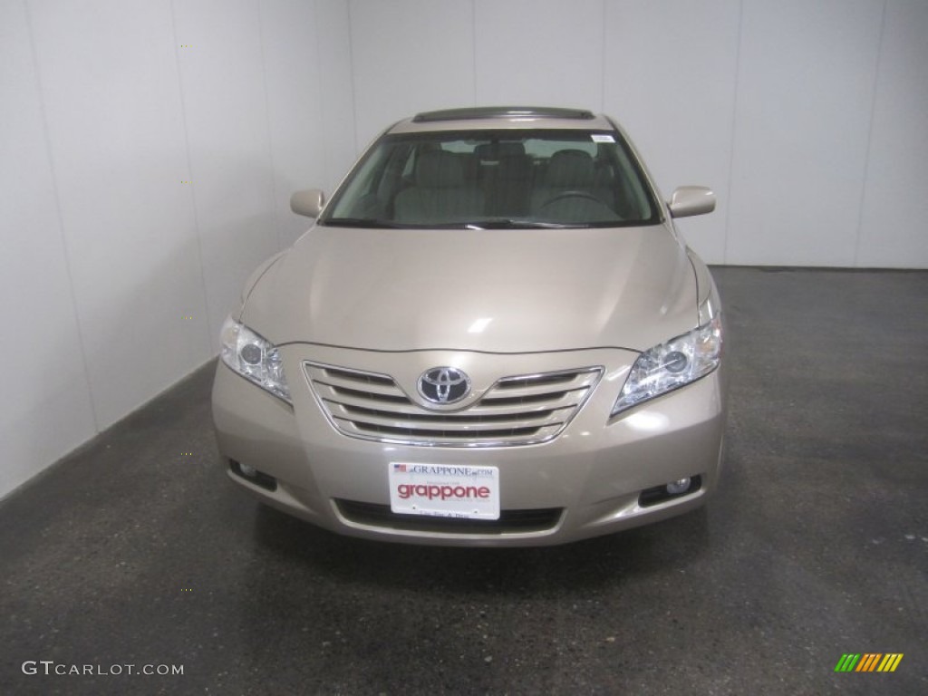 2008 Camry XLE V6 - Desert Sand Mica / Bisque photo #2