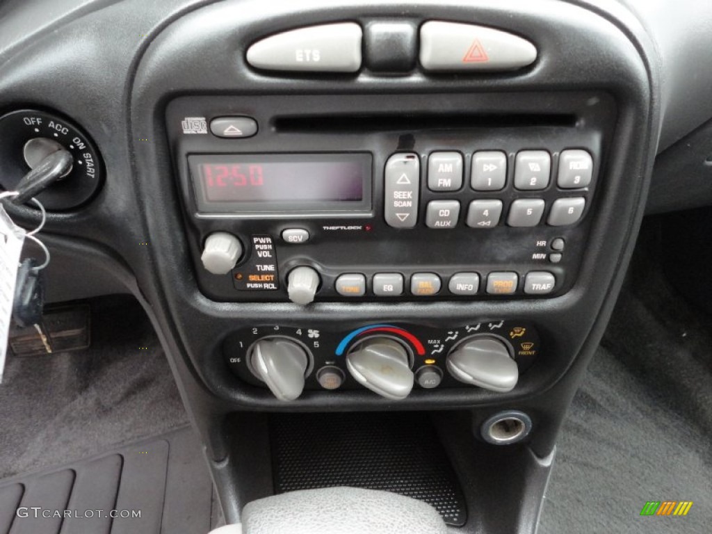 2001 Pontiac Grand Am SE Coupe Controls Photos