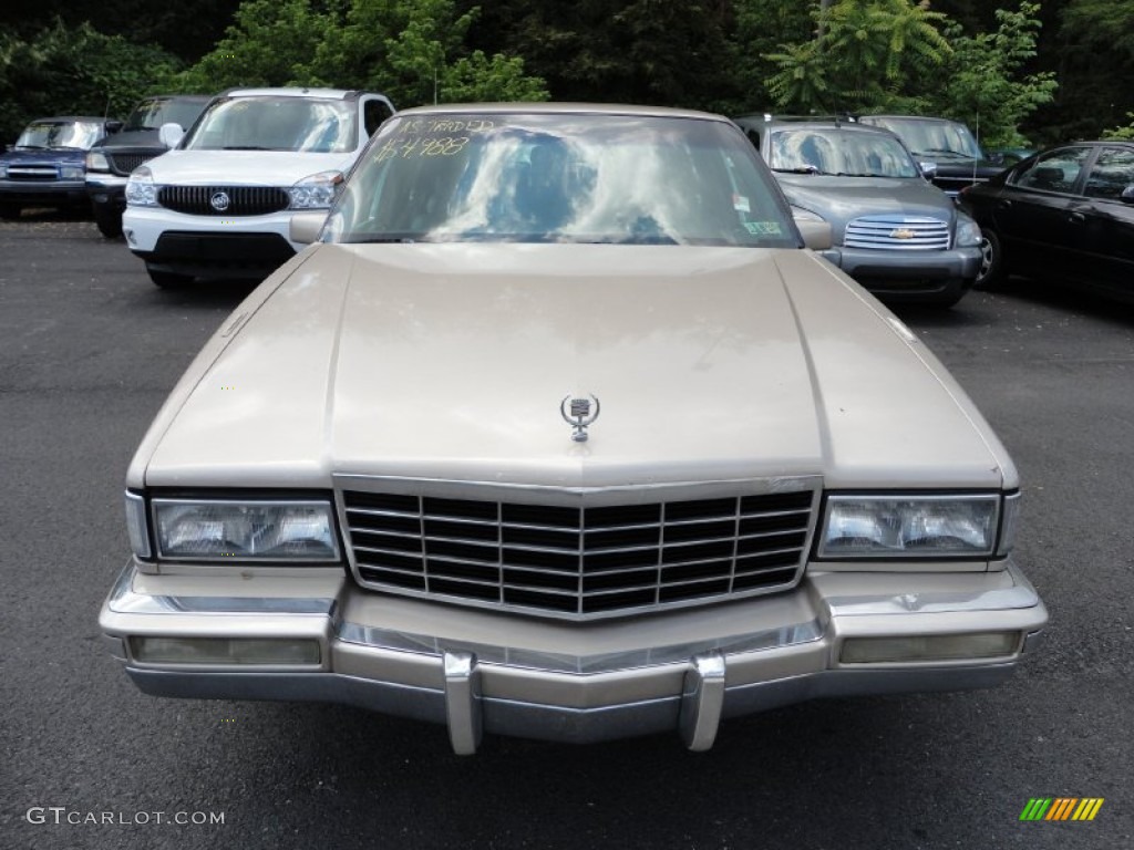 1993 DeVille Sedan - Light Driftwood Metallic / Black photo #2