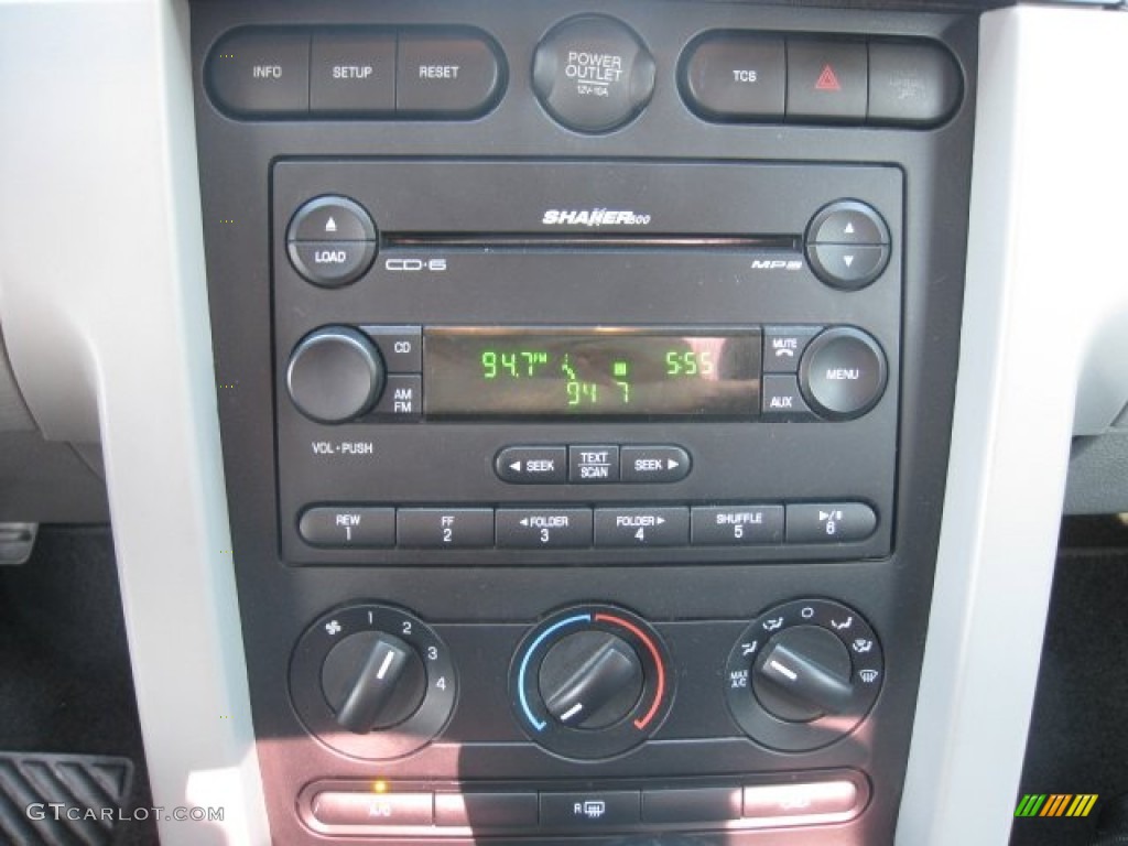 2007 Ford Mustang GT Premium Coupe Controls Photo #51747583