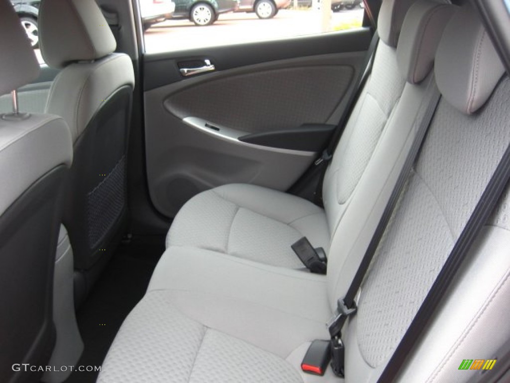 Gray Interior 2012 Hyundai Accent SE 5 Door Photo #51752593