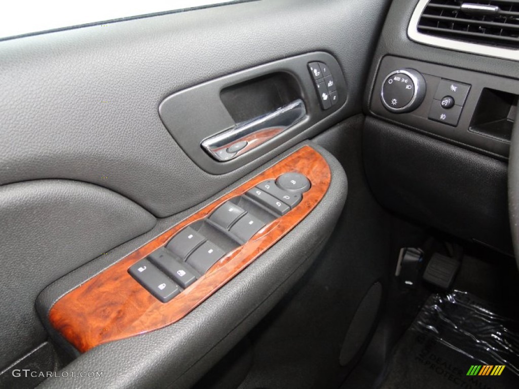 2007 Chevrolet Suburban 1500 LTZ Controls Photo #51754213
