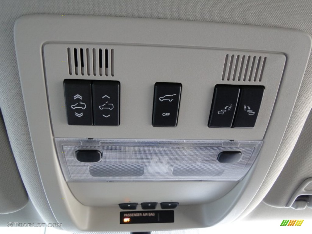 2007 Chevrolet Suburban 1500 LTZ Controls Photo #51754336
