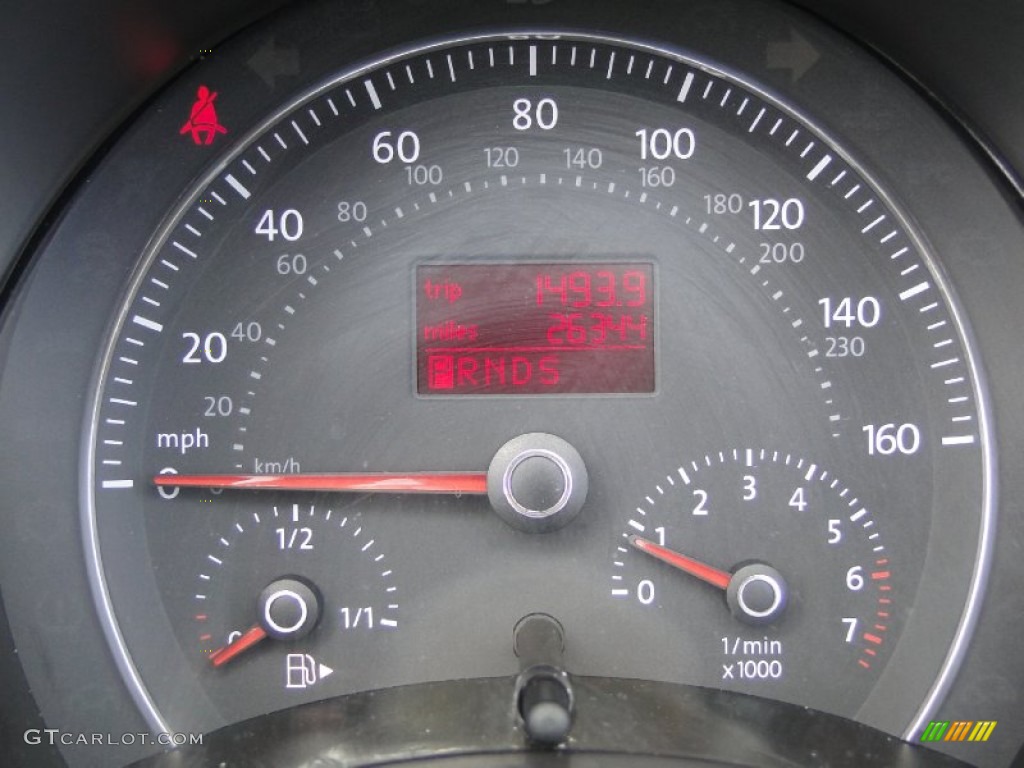 2007 Volkswagen New Beetle 2.5 Convertible Gauges Photo #51754948