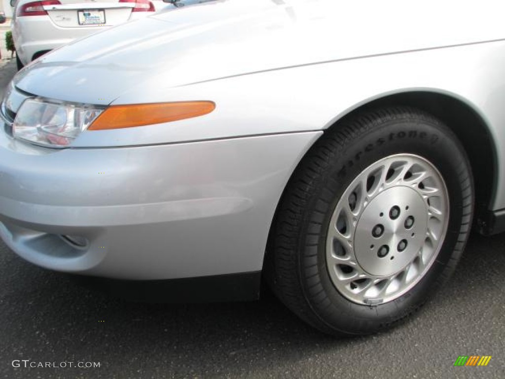 2001 L Series L300 Sedan - Bright Silver / Gray photo #4