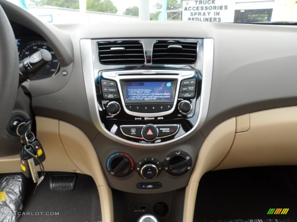2012 Hyundai Accent GLS 4 Door Controls Photo #51763036