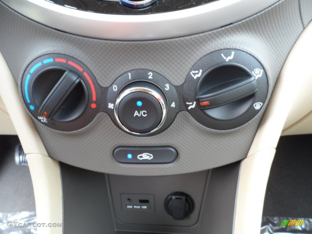 2012 Hyundai Accent GLS 4 Door Controls Photo #51763075