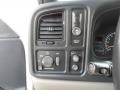 Graphite/Medium Gray Controls Photo for 2002 Chevrolet Tahoe #51765352
