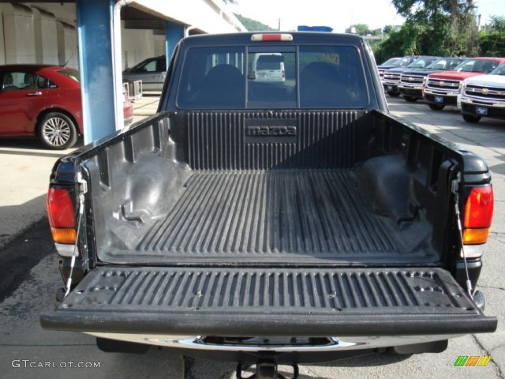 1999 B-Series Truck B4000 SE Extended Cab 4x4 - Black / Gray photo #21