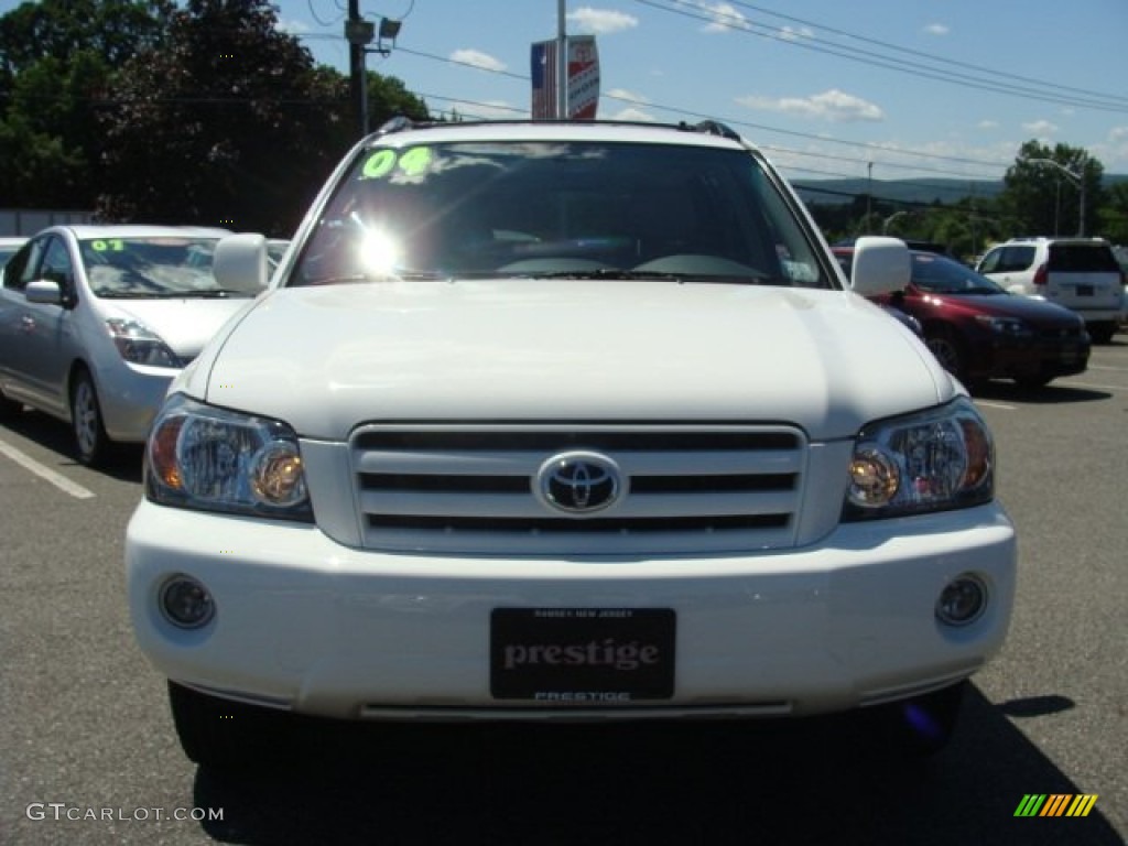 2004 Highlander V6 4WD - Super White / Ash photo #2