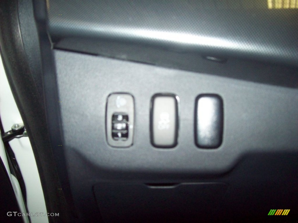 2011 Lancer Evolution GSR - Wicked White / Black photo #18